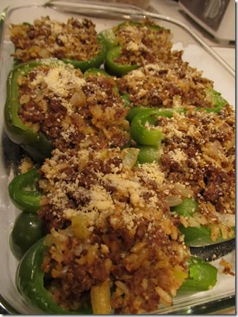 Stuffed bell pepper... love!!! Creole Stuffed Bell Peppers, Stuffed Foods, Stuffed Bell Peppers Ground Beef, Best Stuffed Pepper Recipe, Stuffed Pepper Recipe, Sea Foods, Coconut Macaroon, Beef Steaks, Pepper Recipes