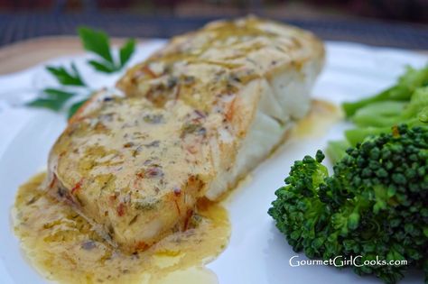 Gourmet Girl Cooks: Pan Seared Wild Pacific Halibut with Saffron Cream Sauce Saffron Sauce Recipes, Saffron Butter, Saffron Cream Sauce, Saffron Sauce, Saffron Cream, Wheat Belly Diet, Low Carb Grain, Grain Brain, Saffron Recipes