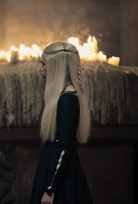 miss this Madison + Core + Aesthetic, Targaryen Hair, Princess Rhaenyra, Game Of Thrones Outfits, Fire And Blood, Rhaenyra Targaryen, Dragon Dance, Targaryen Aesthetic, Hair Sketch