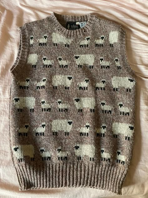 Knitwear Pattern, Fair Isle Knitting Patterns, Colorwork Knitting, Textile Projects, Crochet Quilt, Fibre Art, Fair Isle Knitting, Crochet Inspo, Sweater Making