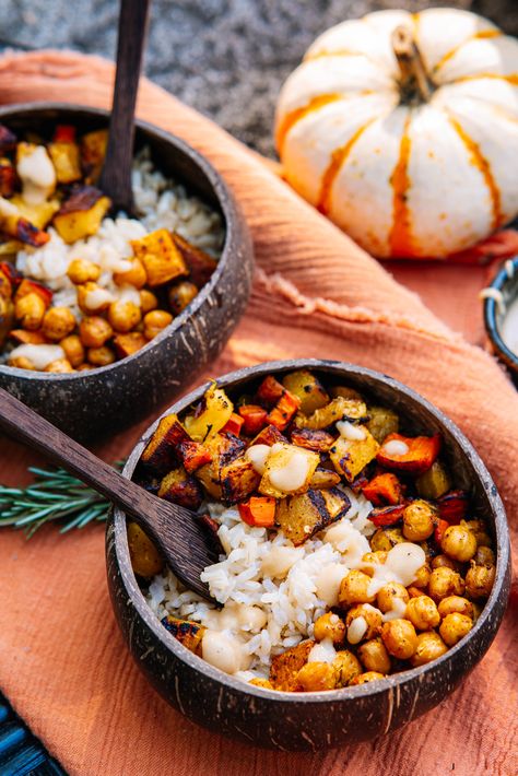 Harvest Bowl with Maple Tahini Sauce - Chef Kate F Legume Dishes, Brown Rice Bowl Recipe, Roasted Winter Squash, Autumn Squash, Harvest Bowl, Grilled Portobello, Coconut Bowls, Healthier Meals, Grain Bowls