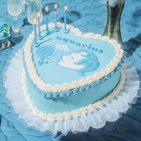 @thegeminibake • Instagram photos and videos Aquarius Cake, Aquarius Birthday, Aquarius Season, 21st Birthday Cakes, Mini Cakes Birthday, 26th Birthday, Pretty Dessert, Zodiac Birthdays, Golden Birthday