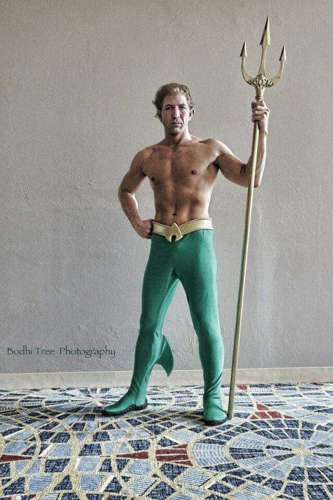 The True Aquaman Cosplay Male Festival Outfits, Aquaman Costume, Aquaman Cosplay, Hope Summers, Cool Cosplay, Red She Hulk, Hot Hero, Creative Costumes, Hero Costumes