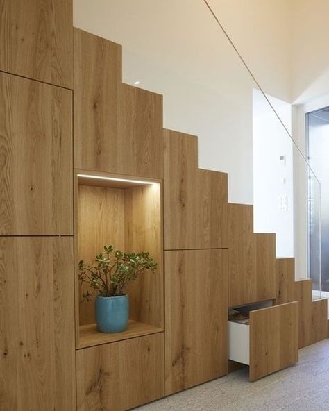 8 Space-Saving Staircase Concepts that'll Elevate Your Space - Matchness.com Gupta Ji, تحت الدرج, Space Saving Staircase, درج السلم, Staircase Interior Design, Staircase Design Modern, Zen Interiors, Stairs Design Interior, Staircase Storage