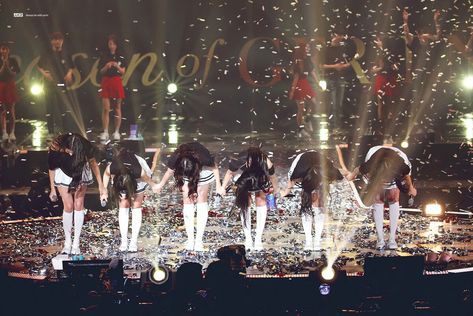 Gfriend first concert 6-7th January 2018 'Season of Gfriend' Cr: owner Akaashi Keiji, Seoul Music Awards, Mnet Asian Music Awards, Ginger Girls, Merry Happy, Song Of The Year, Song List, G Friend, Art Prints Quotes