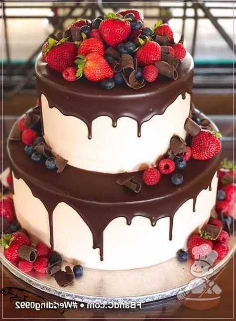 Chocolate Buttercream Icing, Cream Wedding Cakes, Buttercream Wedding Cake, Chocolate Wedding Cake, Tiered Cake, Drip Cake, Chocolate Buttercream, Drip Cakes, Wedding Cake Designs