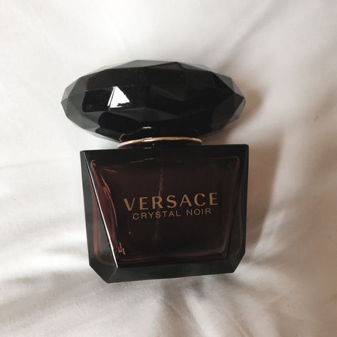 versace. Versace brand. Versace perfume. Versace collection. Black diamond perfume. Favorite scent. Expensive scent. Luxury. Luxurious fragrance. Fragrance of my life. Essentials. Details. Crystal Noir. Diamond style. Exquisite design. Brand. Branded. White soft bed sheet background. Inspo. Aesthetics. Clear. Denise Bobe Presets Versace Crystal Noir Aesthetic, Black Perfume Aesthetic, Crystal Noir Versace, Versace Crystal Noir Perfume, Versace Aesthetic, Versace Crystal Noir, Hoco 2023, Koleksi Parfum, Crystal Noir