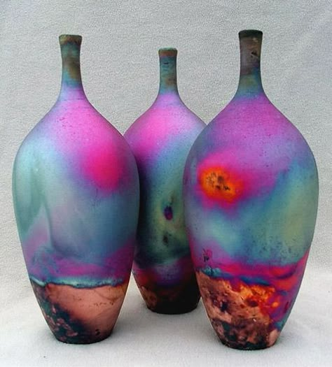 Hand-thrown-raku-fired-bottles-477x528 Sculptures Céramiques, Raku Ceramics, Raku Pottery, Pottery Techniques, Pottery Glazes, Keramik Vase, Pottery Designs, Pottery Making, Glass Ceramic