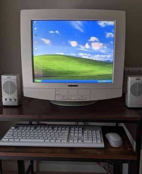 Windows Xp Aesthetic, Tech Museum, Computer Robot, Retro Electronics, Old Pc, Retro Technology, Nostalgia 2000s, Chaotic Energy, Childhood Memories 90s