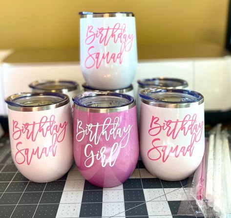 Birthday Cup Ideas For Women, Birthday Tumblers Ideas, 21st Birthday Tumbler Cup Ideas, 50th Birthday Tumbler Ideas, 40th Birthday Cups, 40th Birthday Wine Tumbler, 40th Birthday Cups Personalized, 21st Birthday Girl, Twenty First Birthday