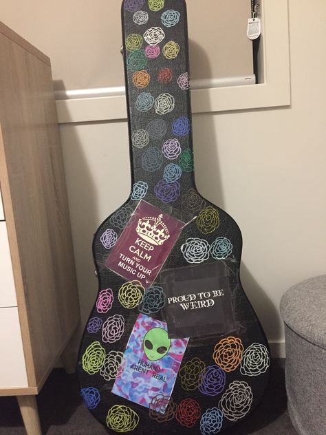 Diy Guitar Case, Decorated Guitar, Diy Guitar, Music Case, Guitar Case, Big Band, Case Design, Paint Pens, Arcade Games