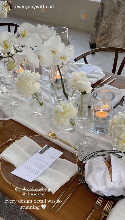 Peonies Wedding Decoration Table, Wedding Elegant Classy Decoration, Old Money Wedding Aesthetic Table, Single Stem Wedding Centerpieces, All White Table Setting, Romantic Candle Centerpieces, Classy Wedding Reception, French Wedding Decor, Peonies Wedding Decoration