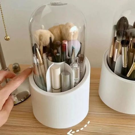 Makeup brush cleaning