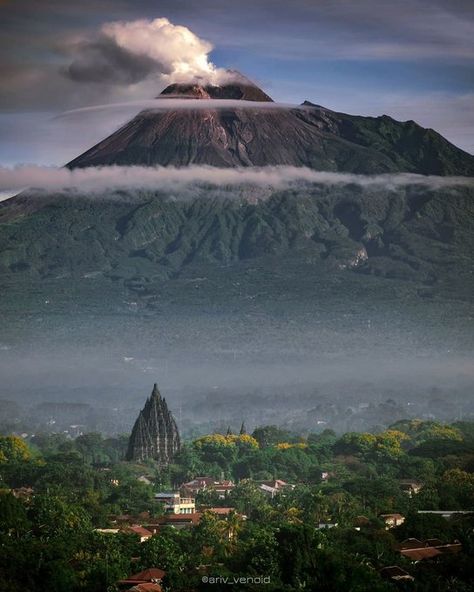 Rohit Dhakras (@lalashwa) / Twitter Mount Merapi, Prambanan Temple, Mount Rainier, Temple, Indonesia, Lost, Natural Landmarks, Twitter, Travel