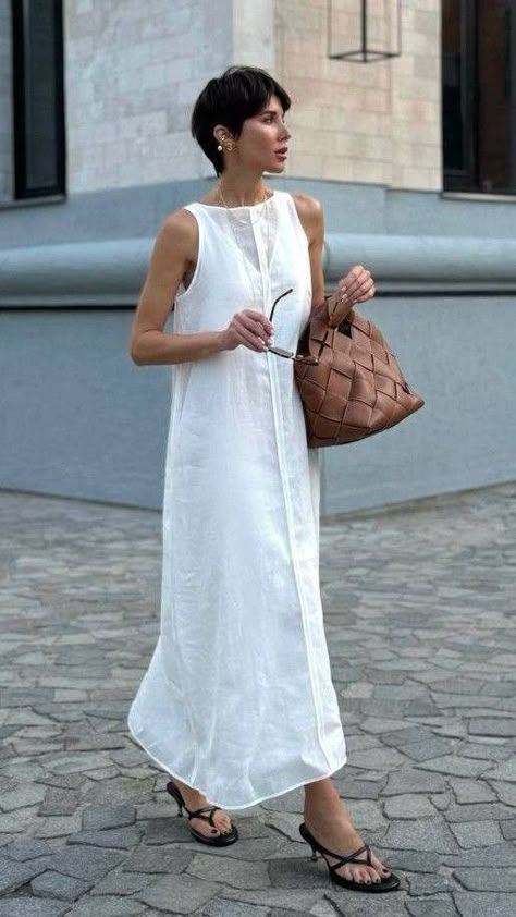 Linen Dresses Summer, Classic Style Outfits, 60 Fashion, Street Style Chic, Fashion Mistakes, Looks Style, Linen Clothes, Linen Dresses, Spring Summer Outfits