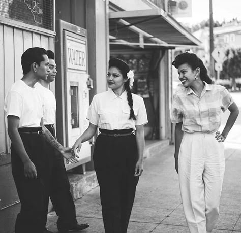 50s Greaser Aesthetic, Greaser Aesthetic, 1940s Women, Chicana Style, Zoot Suit, Spanish Woman, Mexican Fashion, Mexico Style, Latina Fashion