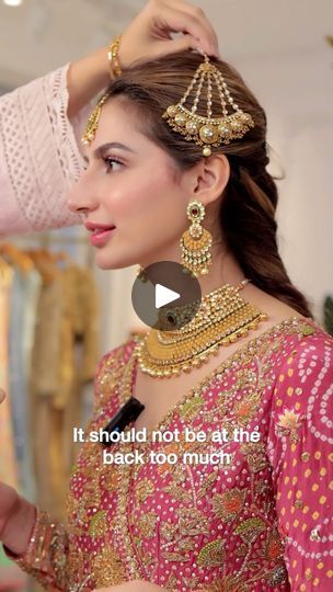 336K views · 9.7K reactions | Correct jhoomar & teeka placement! Save this for the future brides-to-be! Outfits: @ansabjahangirstudio Jewellery: @chhotanis Styling: @glamgencyy Direction: @wedweldotcom Model: zahramallik Makeup: @anamfarooqkhan_makeup Videography: @twsfcreative  #DesiWedding #PakistaniBride #DesiBride #PakistaniWedding #SouthAsianWedding #Lahore #Karachi #Islamabad #Shaadi #Rukhsati #nikkah | WedWel.com Hairstyle With Jhumar, Jhoomar Hairstyles, Jhumar Hairstyle, Jhoomar Jewellery, Pakistani Bride, Future Bride, Desi Wedding, The Future, Audio