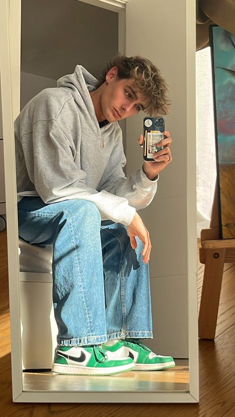 hoodie: Eme Studios pants: Bershka shoes: Jordan air 1 low Eme Studios, Jordan Air 1 Low, Bershka Shoes, I Need A Boyfriend, Shoes Jordan, Jordan Air, Fashion Studio, Jordan, Outfit Ideas