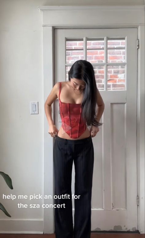 Trousers Corset Outfit, Trousers And Corset Top, Corset Trousers Outfit, Corset With Trousers, Corset And Trousers Outfit, Low Rise Trousers Outfit, Corset Top Outfit Aesthetic, Black Trousers Outfit Casual, Low Rise Outfit