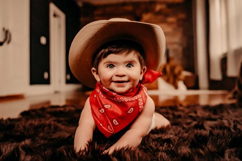 Baby boy 6 month photos cowboy photo shoot 6 Month Baby Picture Ideas Boy, Boy Birthday Pictures, Baby Holiday Photos, Baby Boy Cowboy, 7 Month Baby, 6 Month Baby Picture Ideas, 2 Month Baby, Baby Milestones Pictures, Boy Photo Shoot