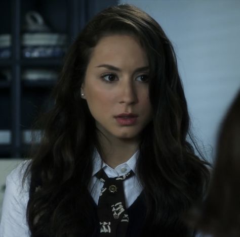 Spencer Hastings Season 1, Pll Season 1, Spencer Hastings Outfits, Pretty Little Liars Spencer, Troian Bellisario, Spencer Hastings, 1 Aesthetic, Fashion Tv, Pretty Little Liars