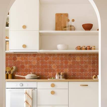 Terra Cotta Tile Countertops, Terracotta Tile Countertop, Terracota Backsplash Kitchen, Terracotta Tiled Kitchen, Terracotta Tile Backsplash Kitchen, Terracota Tile Kitchen, Terracota Kitchen Floors, Kitchen Terracotta Tiles, Terracota Kitchen Ideas