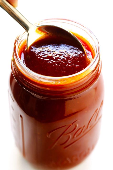 Homemade BBQ Sauce Recipe | Gimme Some Oven: Truly the BEST homemade bbq sauce recipe -- super-easy to make, perfectly smoky, tangy, and slightly sweet, and it goes with just about everything! Simple Bbq Sauce Recipe, Simple Bbq Sauce, Vegan Bbq Sauce, Homemade Barbecue Sauce Recipe, Easy Bbq Sauce, Bbq Sauce Homemade Easy, Best Barbecue Sauce, Homemade Bbq Sauce Recipe, Homemade Bbq Sauce