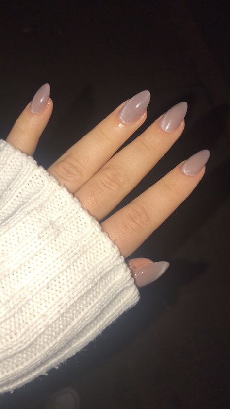 Grey Shiny Nails, Grey Beige Nails, Gray Cat Eye Nails, Beige Cat Eye Nails, Cat Eye Nude Nails, Cat Eye Nail Colors, Grey Cat Eye Nails, Nude Cat Eye Nails, Nude Nail Art Designs