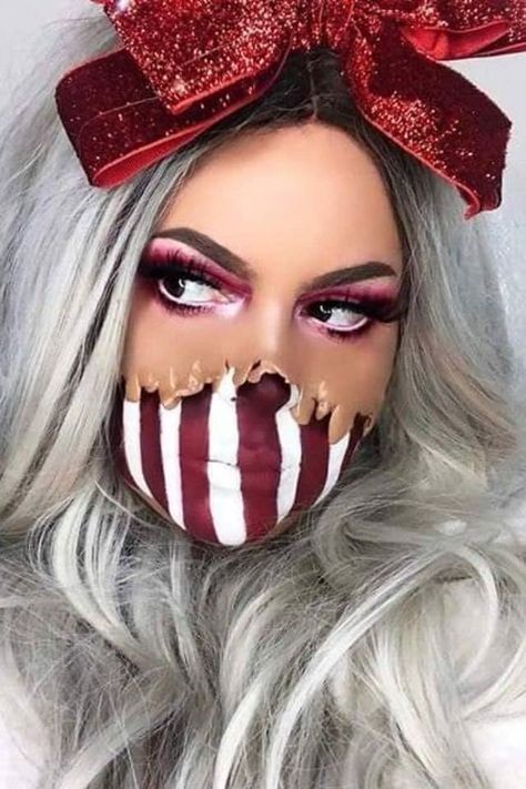 Spooky Christmas Makeup, Christmas Goth Makeup, Xmas Makeup, Christmas Eye Makeup, Makeup Christmas, Goth Christmas, Spooky Christmas, Creepy Halloween Makeup, Christmas Makeup Look