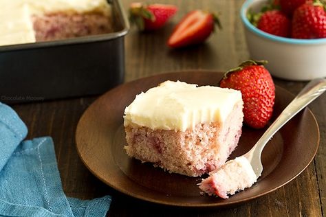 Strawberry Snack Cake - Homemade In The Kitchen Dessert Recipes Cream Cheese, 8x8 Dessert Recipes, 8x8 Cake Recipe, 8x8 Cake, Snack Cake Recipe, Strawberry Snacks, Strawberry Cream Cheese Frosting, Homemade Cream Cheese, Cake From Scratch