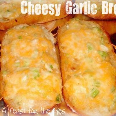 This wonderful recipe comes from the very popular "The Pioneer Woman Cooks" website. The calorie and fat count in this recipe isn't even to be considered! This is a buttery, ooey and gooey flavor-filled garlic bread that disappears very fast. I like to freeze part of this, before baking. I simply bake it, frozen, and it turns out great! Ree Drummond Recipes, Cheese Bread Recipe, Garlic Cheese Bread, Cheesy Garlic Bread, Garlic Cheese, Pioneer Woman Recipes, Cheesy Bread, Cheese Bread, Bread Recipes Homemade