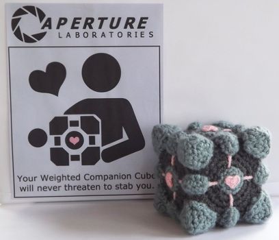 Cube Amigurumi, Bulb Terrarium, Light Bulb Terrarium, Companion Cube, Crochet Game, Creative Crochet, Crochet Work, I Changed, Diy Crochet Projects