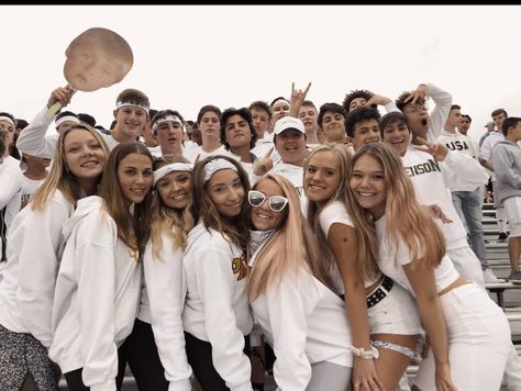 White out football White Out Football Game Outfit Ideas, White Out Spirit Week, White Out Themed Football Game, White Out Football Game Outfit, Casual Emo Outfits, Football Game Outfit College, Nfl Game Day Outfit, White Out Football Game, Fnl Themes