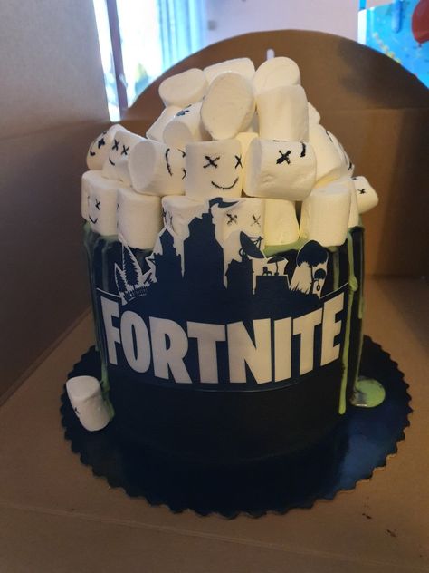 Fortnite Bday Cake, Fortnite Lama Cake, Fortnight Cake Ideas, Fortnite Cookie Cake, Diy Fortnite Cake, Fortnite Marshmello Cake, Fortnight Cakes For Boys, Simple Fortnite Cake, Fortnite Birthday Party Ideas Cake