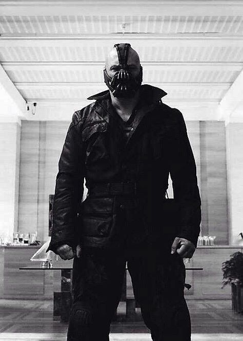 Bane Dark Knight, Tom Hardy Bane, Twitter Content, Last Action Hero, Chris Nolan, Bane Batman, Movie Villains, Comic Artwork, Der Joker