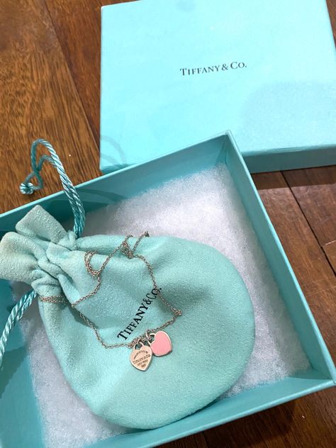 Tiffany And Co Pink Heart Necklace, Tiffany And Co Pink, Pink Heart Necklace, Tiffany And Co Bracelet, New York Winter, Preppy Jewelry, Tiffany And Co, Girly Jewelry, Tiffany Heart