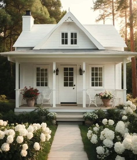 15 Cute Tiny White Cottages Full of Charm - Nikki's Plate White Cottage Exterior, Garden Annexe, White Cottages, Cozy White Cottage, Cottage House Exterior, Farm Homes, Small White House, White Exterior Houses, Small Cottage House Plans