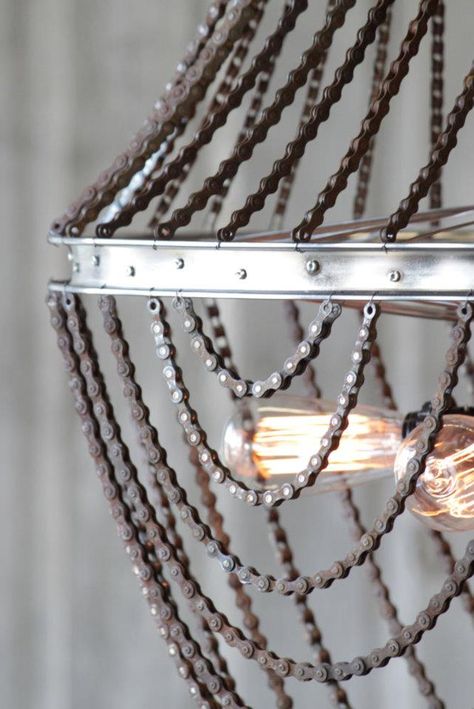 Borah Light Industrial Velo Chandi Lighting- constructed from bicycle chain Kattokruunu Diy, Chain Chandelier, Bicycle Chains, Bicycle Wheel, Bicycle Chain, Diy Chandelier, Bicycle Art, Bike Chain, Bicycle Parts