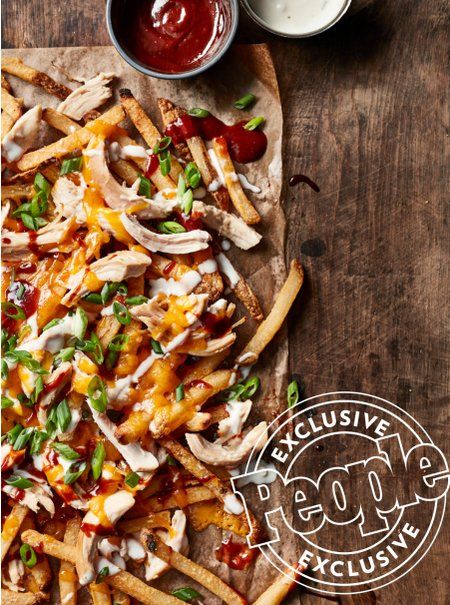 Gourmet Fries, Torani Drinks, Bbq Fries, Poutine Recipes, Loaded French Fries, Loaded Fries Recipe, Dirty Fries, Shredded Rotisserie Chicken, Pizza Topping