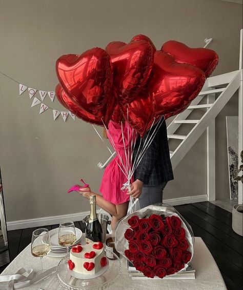 Romantic Dinner Decoration, Surprise Birthday Decorations, Happy Anniversary Cakes, Valentines Surprise, Photo Balloons, Valentines Couple, Valentine Dinner, Purple Wedding Invitations, Valentines Day Couple