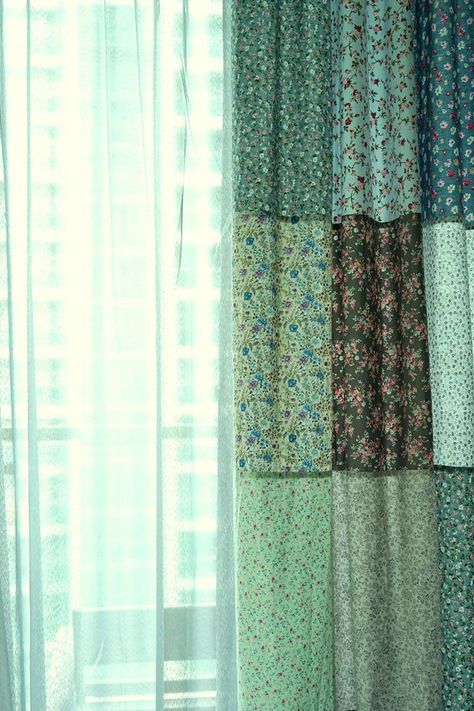 Patch Work Curtains, Cottagecore Curtains, Quilt Curtains, Decorating With Maps, Curtain Tutorial, Curtain Room Divider, Quilted Curtains, Patchwork Curtains, Homemade Curtains