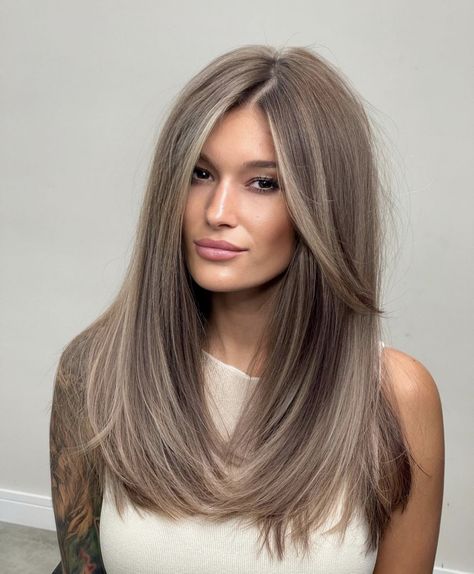 Straight Layered Hair, Sophisticated Hairstyles, 2023 Hair, Brunette Hair With Highlights, Long Hair Color, November 23, Hair Inspiration Color, Hair Color Trends, Long Hair Cuts