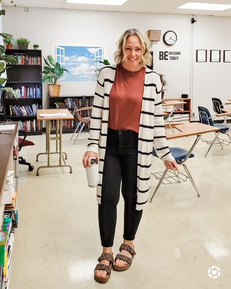 Teacher Black Jeans Outfit, Black Cardigan Teacher Outfit, Teacher Outfits With Black Jeans, Teacher Outfits Cardigan, Black Jeans Teacher Outfit, Teacher Outfits With Black Pants, Casual Teacher Outfits Jeans, Jeans Teacher Outfits, Teacher Jeans Day Outfit