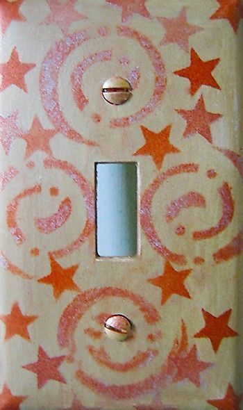 Outlet Cover Painting Ideas, Aussie Bedroom, Outlet Painting Ideas, Chill Room Ideas, Light Switch Art, Light Switch Covers Diy, Room Diys, Chill Room, Room Painting