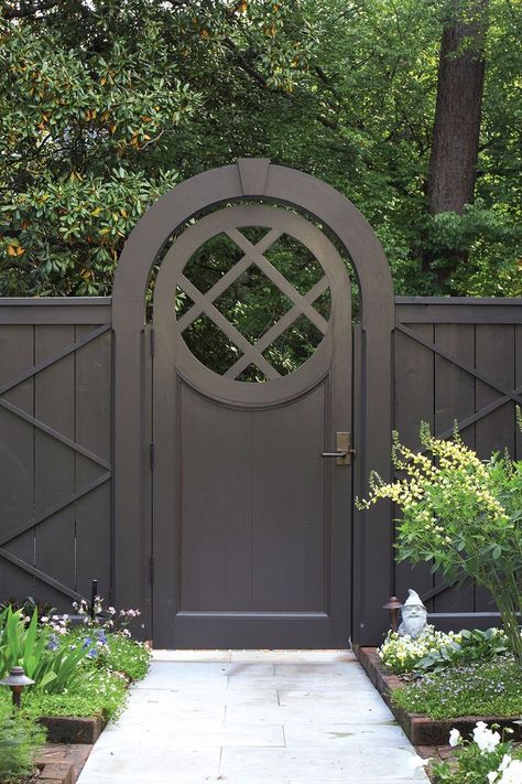 Front Yard Fence Ideas Craftsman, French Garden Doors, Garden Gate Door Ideas, European Fence Design, Gate With Arbor Entrance, Front Fences And Gates, Front Door Patio Ideas, Wooden Garden Gates Ideas, Arched Garden Gate