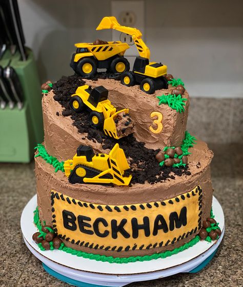 Bulldozer Cake, Construction Theme Cake, Digger Cake, Construction Birthday Cake, Truck Birthday Cakes, Construction Theme Birthday Party, Construction Cake, Truck Cakes, Construction Trucks