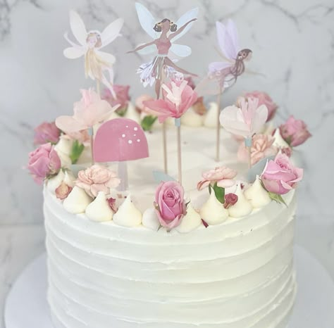 Meri Meri Fairy Cake, Fairy Cake Simple, Simple Fairy Birthday Cake, Fairies Birthday Cake, Simple Fairy Cake Ideas, Fairy Theme Smash Cake, Fairy First Birthday Balloons, Fairy Birthday Cake Ideas Simple, Fairy Smash Cake Ideas