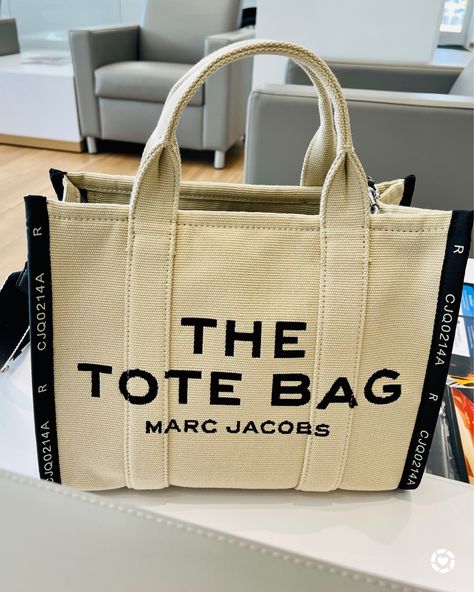 Today is my first time actually carrying this bag and it is love for me! It fits a ton, it’s comfortable, and it still looks cute! Btw, this is the Small, but it also comes in a Mini and Large. #marcjacobstote #marcjacobsthetotebag #marcjacobstravelertote #bagoftheday #besttote #LTKtravel #LTKstyletip #LTKworkwear Shop your screenshot of this pic with the LIKEtoKNOW.it shopping app http://liketk.it/3jjbf #liketkit @liketoknow.it Marc Jacobs Tote Bag, Tote Bag Organizer, Marc Jacobs Tote, Girly Bags, Luxury Purses, Fancy Bags, Girly Accessories, Marc Jacobs Bag, The Tote Bag