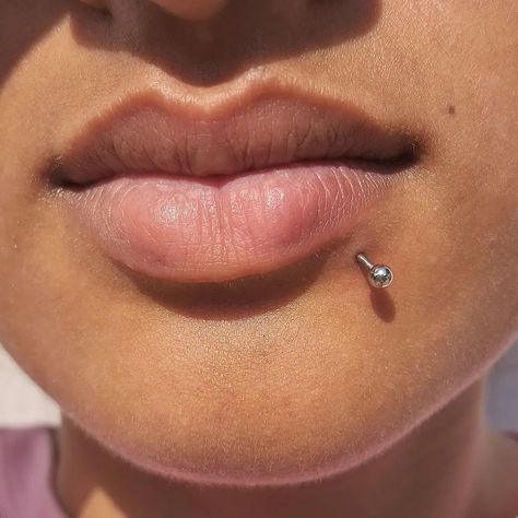 Labret Lateral . . . #piercingitaborai #labretpiercing #itaboraí #itaborairj #itaboraí Piercing Labret Lateral, Labret Lateral, Side Labret Piercing, Piercing Labret, Labret Piercing, Lip Piercing, Piercings, Lips, Collage