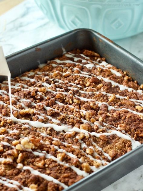 Easy Family Breakfast, Specialty Breads, Banana Coffee Cake, Healthy Coffee Cake, Banana Coffee Cakes, Breakfast Coffee Cake, Bar Desserts, Coffee Cake Recipes Easy, Streusel Cake